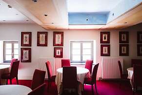 Trikolonion Country Hotel