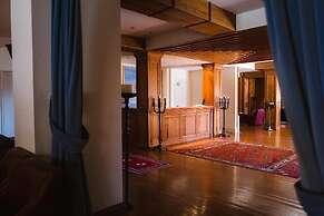 Trikolonion Country Hotel