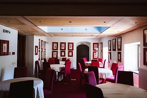 Trikolonion Country Hotel