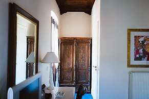 Trikolonion Country Hotel