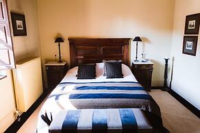 Trikolonion Country Hotel