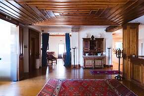 Trikolonion Country Hotel