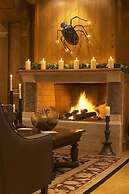 Trikolonion Country Hotel