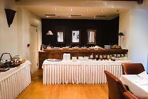 Trikolonion Country Hotel