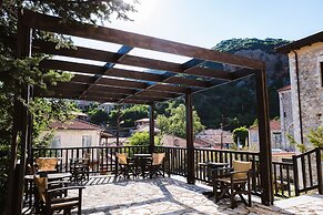 Trikolonion Country Hotel