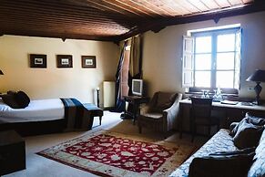 Trikolonion Country Hotel