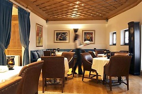 Trikolonion Country Hotel