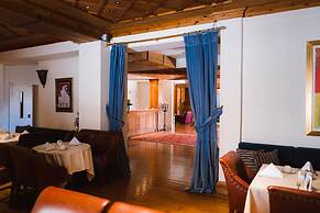 Trikolonion Country Hotel