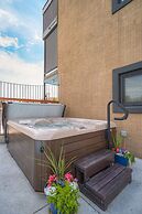 Blue Lakes Inn & Extended Stay