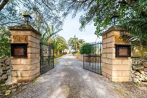 Finca Hotel Predio Son Serra