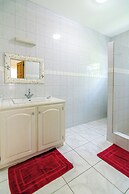 Woburn Villa Apartments