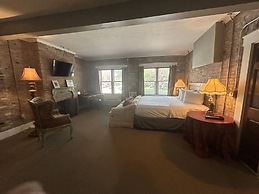 William Watson Hotel