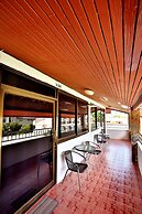 Lotus Friendly Hotel