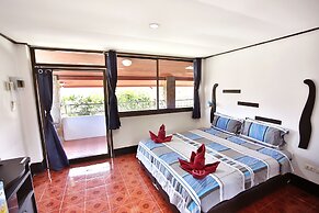 Lotus Friendly Hotel