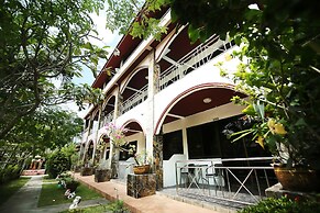 Lotus Friendly Hotel