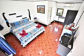 Lotus Friendly Hotel