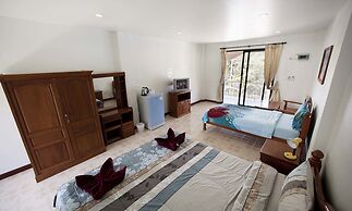 Lotus Friendly Hotel