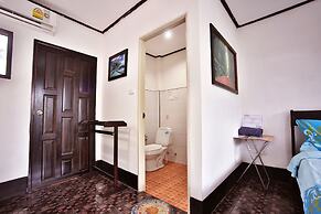 Lotus Friendly Hotel