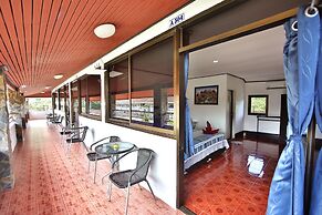 Lotus Friendly Hotel