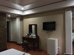 Dumaluan Beach Resort