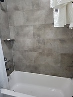 Downtown Hollywood Gardens Inn & Suites