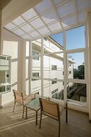 De Hug Hotel & Residence