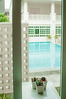 De Hug Hotel & Residence