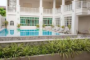 De Hug Hotel & Residence