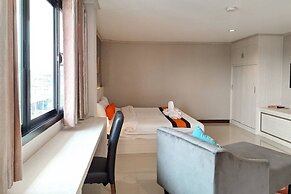 De Hug Hotel & Residence