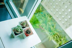 De Hug Hotel & Residence