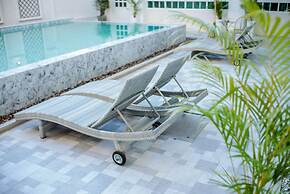 De Hug Hotel & Residence