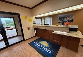 Days Inn by Wyndham Navasota