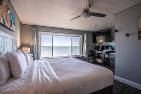 Beachfront Inn