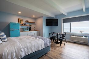 Beachfront Inn