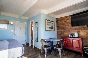 Beachfront Inn