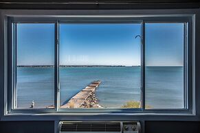 Beachfront Inn