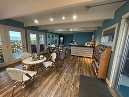 Beachfront Inn
