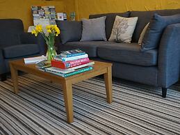 Bluebird Lodge and Waterhead Apartment