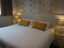 Bluebird Lodge and Waterhead Apartment