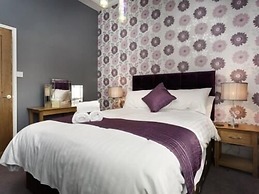 Bluebird Lodge and Waterhead Apartment