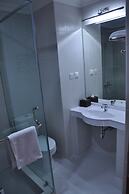 Dermaga Keluarga Hotel