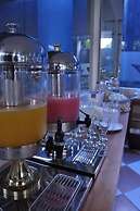 Dermaga Keluarga Hotel