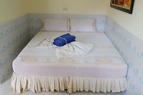 Harmony House - Hostel