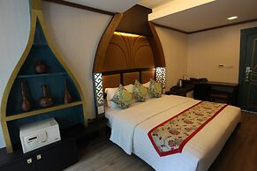 Phi Phi Nice Beach Hotel Hip