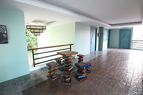 Phi Phi Nice Beach Hotel Hip