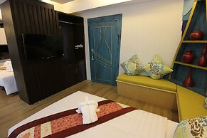 Phi Phi Nice Beach Hotel Hip