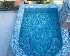 Phi Phi Nice Beach Hotel Hip