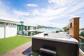 Phi Phi Nice Beach Hotel Hip