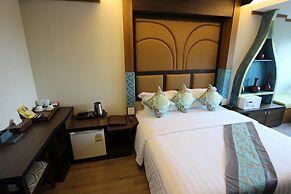 Phi Phi Nice Beach Hotel Hip