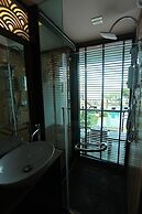 Phi Phi Nice Beach Hotel Hip